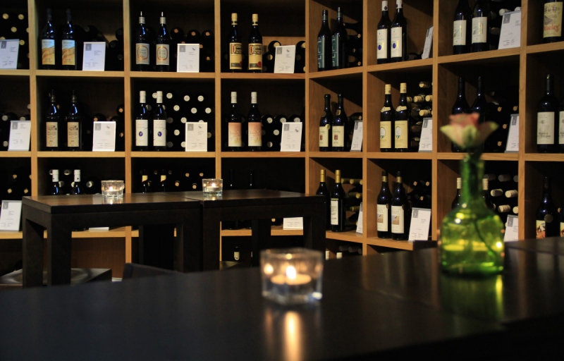 vitrine-BAGNOLS EN FORET-min_wine_vinorama_wine_bottle_cellar_red_wine_wines_storage_wine_rack-1077047